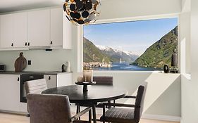 Odda Atmosphere